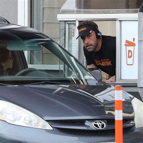 Watch The Outtakes Of Ben Affleck J Lo In Dunkin Super Bowl Spot Abc News