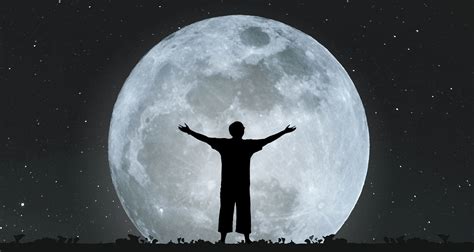 7 Ways The Full Moon May Affect Your Health - Farmers' Almanac | Full moon, May full moon, Full 