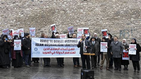 الجالية العربية في تركيا تتظاهر ضد حرق القرآن في السويد