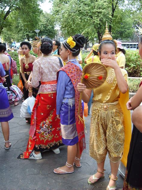 Free Image Thai Girls In Traditional Clothing Libreshot Public