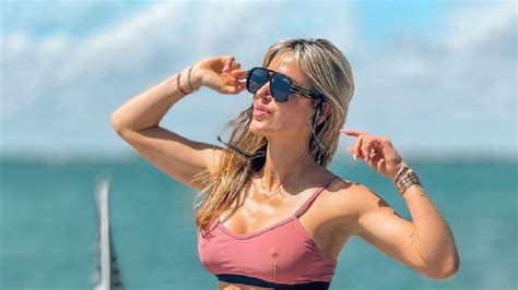 Jesica Cirio desde la playa enamoró a todos con su jugado look