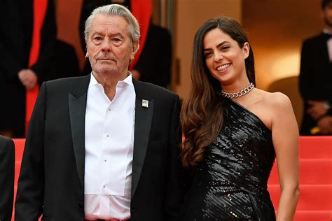 La famille d Alain Delon explose autour de l état de santé de la star