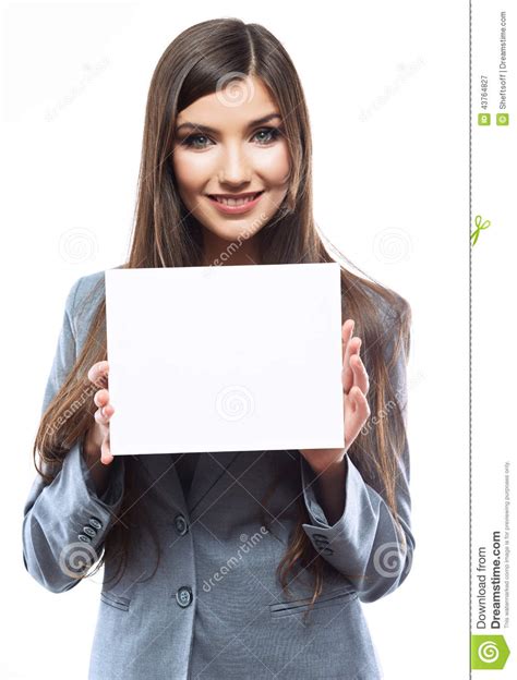 El Retrato De La Mujer De Negocios De La Sonrisa Con El Tablero Blanco