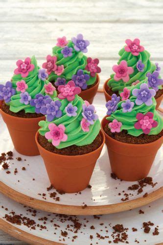 Flower Pot Cupcakes Flower Pot Cake Buttercream Decorating