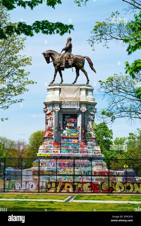 The Robert E Lee Monument In Richmond Virginia Usa Covered In