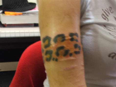 Since the process of tattooing involves punching a needle through the skin to deposit ink in the dermis, it can definitely damage and injure the skin. Swollen Print | The tattoo when it was a newbie. It's only ...
