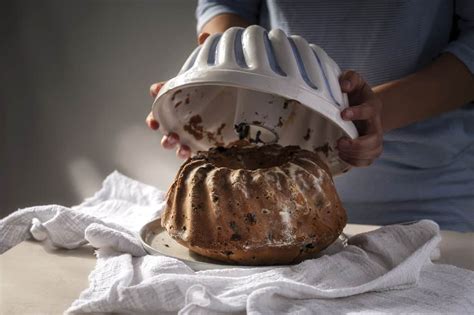 Place a plate upside down on the opening of the bundt pan, then flip the pan upside down. How To Get Cake Out Of Bundt Pan In One Piece: Tricks And Tips