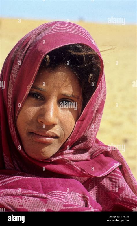 Tuareg Girl Desert Village Close To Timbuktu Mali Stock Photo Alamy
