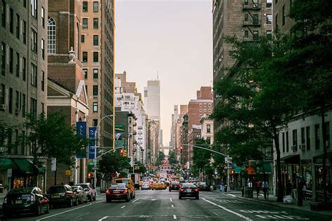 Hd Wallpaper A Busy Street In New York With A Traffic Intersection In