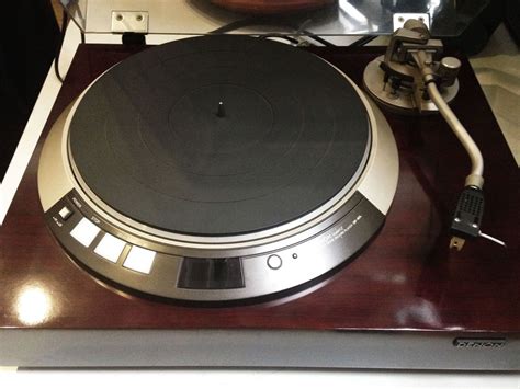 Denon Turntable Qustglobe