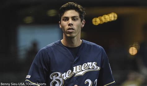 Brewers Have Worrisome Update On Christian Yelich Back Injury Clutchtown