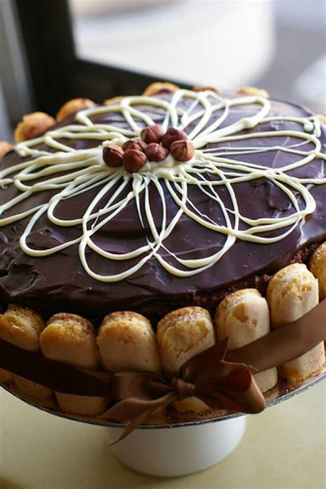 15 Wonderful Cakes With A Touch Of Yummy Chocolate Page 3 Of 15