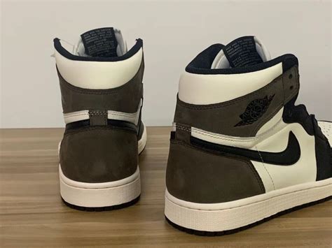 Air Jordan 1 Dark Mocha 555088 105 2020 Release Date Info Sneakerfiles