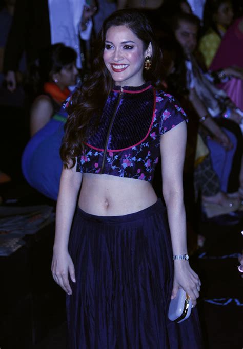 Abs Olutely Stunning Rashmi Nigam Shows Off Her Toned Abs Rediff
