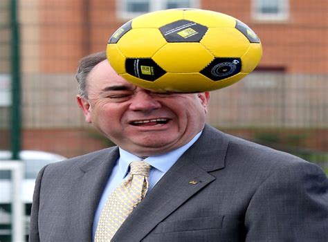 Alex Salmond PR gaffe: Football pictures appear to show Scottish First Minister hit in the face ...