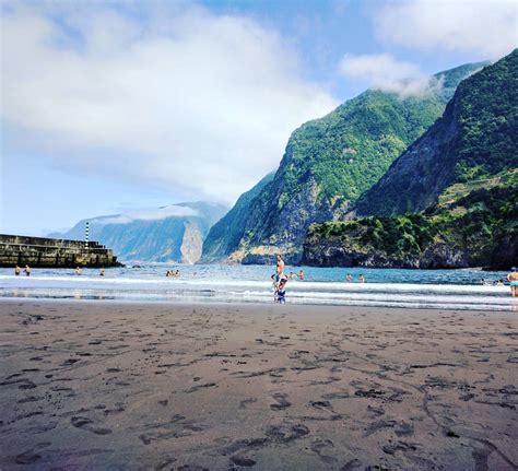 Рядом с seixal, madeira (portugal). Madeira.Best — Seixal natural black Sandy Beach.. a ...