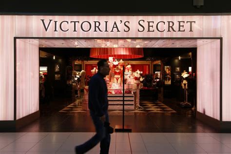 Victorias Secret Apologizes To Customer Booted During ‘shopping While Black Incident