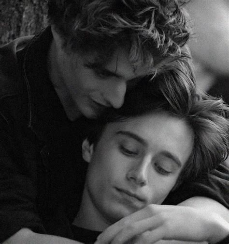 Pin By Quỳnh Anh Bangtanarmy On Skam France Gay Aesthetic Cute Gay Couples Cute Gay