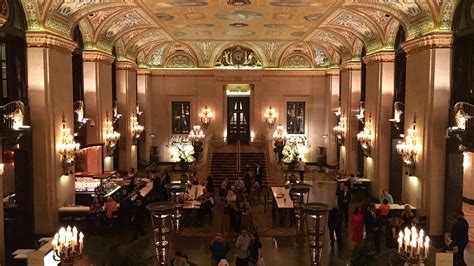 Chicagos Famous Palmer House Hotel In Foreclosure Will