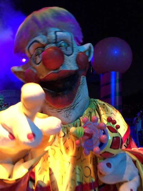 Themeparkreview On Twitter The Killer Klowns From Outer Space Scare