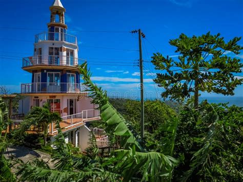 Roatan Bâtiment De Phare Du Honduras Paysage De Lîle Avec Un Ciel