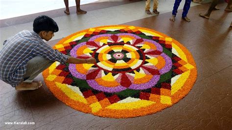 Which is then filled with flowers of complementing colors. Pookalam Designs With Athapookalam Themes Onam 010