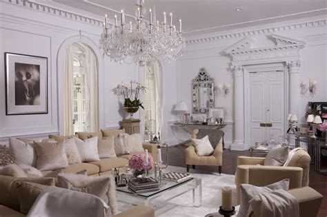 Might be the most beautiful bedroom i have ever seen. Old Hollywood Glamour Decor - HomesFeed
