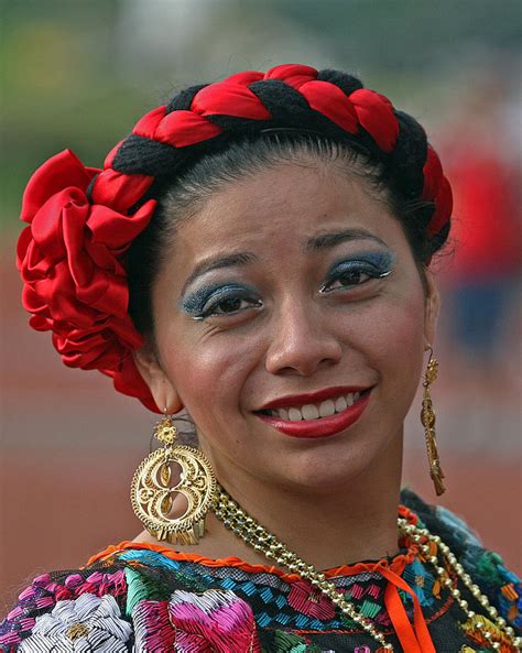 Mexican Lady Photograph By Larry Linton