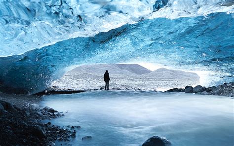 Download Wallpaper 3840x2400 Cave Ice Man Glacier Frozen 4k Ultra