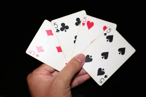 File:5 playing cards.jpg - Wikipedia