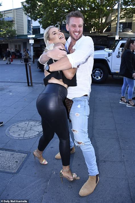 Liam cooper ретвитнул(а) leeds united. MAFS: Liam Cooper celebrates his 30th birthday after ...