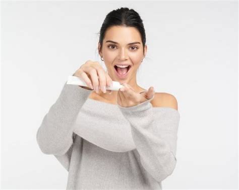 Kendall Jenner Why The Internet Blew Up Over Her Proactiv Partnership