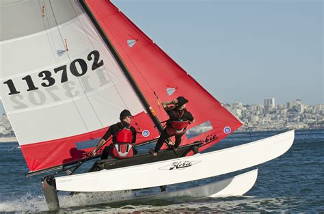 Fast, fun and still dishing out the thrills after all these years. Hobie 16 LE Race - Hobie Centre
