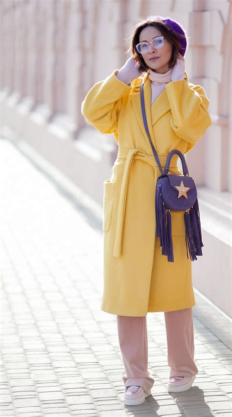 25 beautiful colorful outfit ideas to express yourself to look fashionable yellow coat outfit