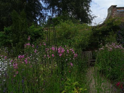 English garden, garden colour schemes, beautiful garden, garden goals | Colorful garden ...