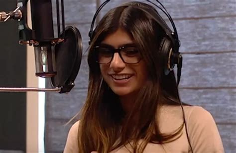 Pornhub Star Mia Khalifa Reveals She Received Death Threats From Isis