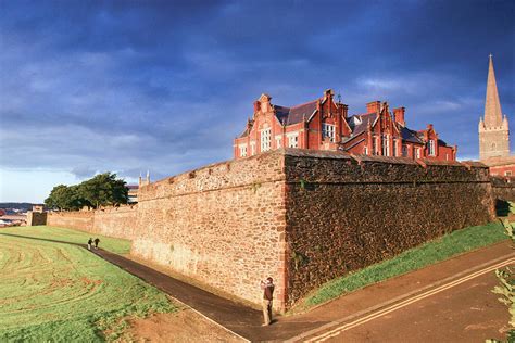 48 Hours In The Historic Walled City Of Derry ~ Londonderry N Ireland