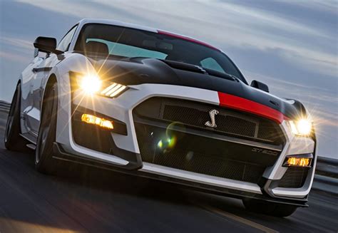 Ford Mustang Shelby GT500 más bestia y radical que nunca obra de