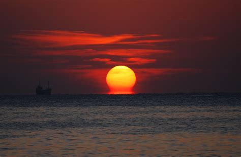 wallpaper sunset horizon afterglow sun sunrise sea calm red sky at morning water