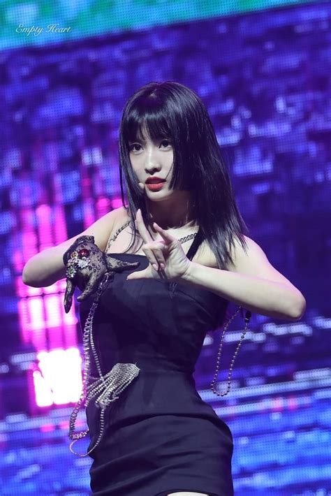 empty heart on twitter 190422 sc 💯😍😍 twice 트와이스 トゥワイス momo 모모 もも… kpop girl groups