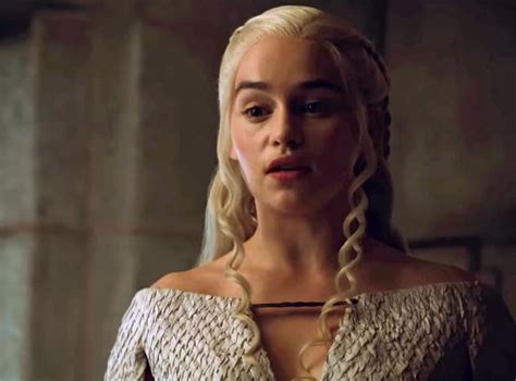 Game Of Thrones Season 5 Emilia Clarke Praises Characters Who Accept