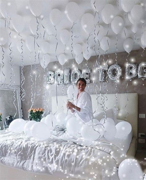 White Bride Bedroom Ideas With Balloon Decor