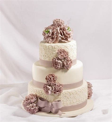 Big wedding cakes for your momentous day! Dusty Rose & Cream Wedding Cake | Cream wedding cakes, Uk ...