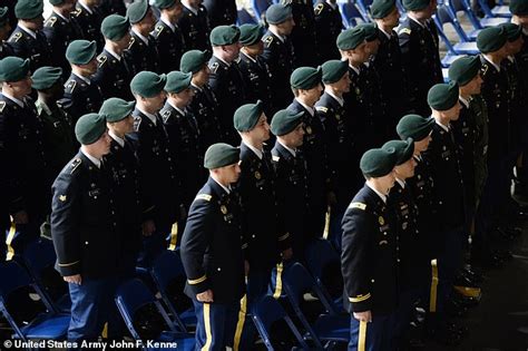 Army Set To Admit Its First Ever Female Green Beret As She Nears