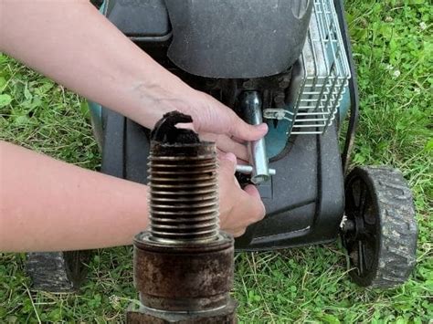 Heres How To Know If A Lawn Mower Spark Plug Is Bad Thriving Yard