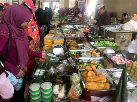 The siti khadijah market (malay: Jelajah Kelantan apa yang best
