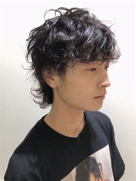 ぜいたく ウルフ カット パーマ メンズ 人気のヘアスタイル