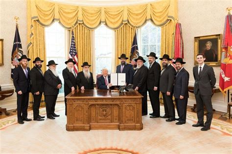 Trump Meets With Chabad Rabbis In Oval Office