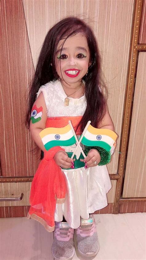Where Is Jyoti Amge Now Get To Know The Worlds Smallest Woman ‘american Horror Story Star