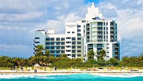 Courtyard Cadillac Miami Beach Oceanfront